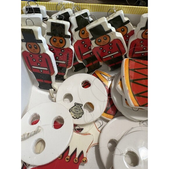 Lot of Vtg 1983, 84 Beachcombers Int'lSoldiers, Drums, Deers, Stockings Read - Picture 2 of 7